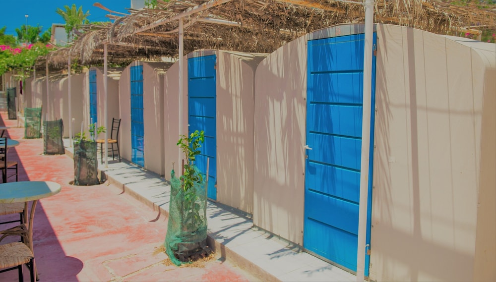 Santorini Camping & Hostel