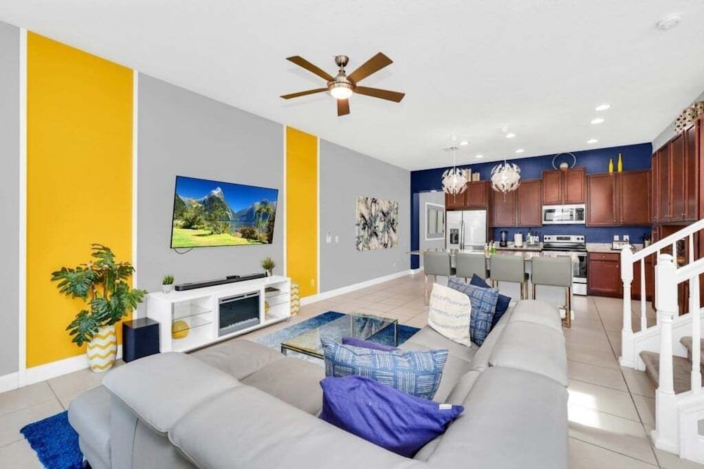 5 Bed Multiple Bunks Perfect For Kids With Pool! 5 Bedroom Townhouse