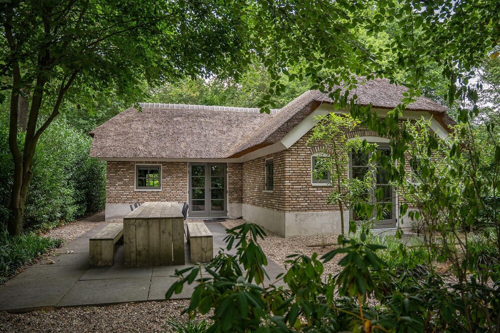 Farmhouse in Veluwe Near Speulderbos Forest