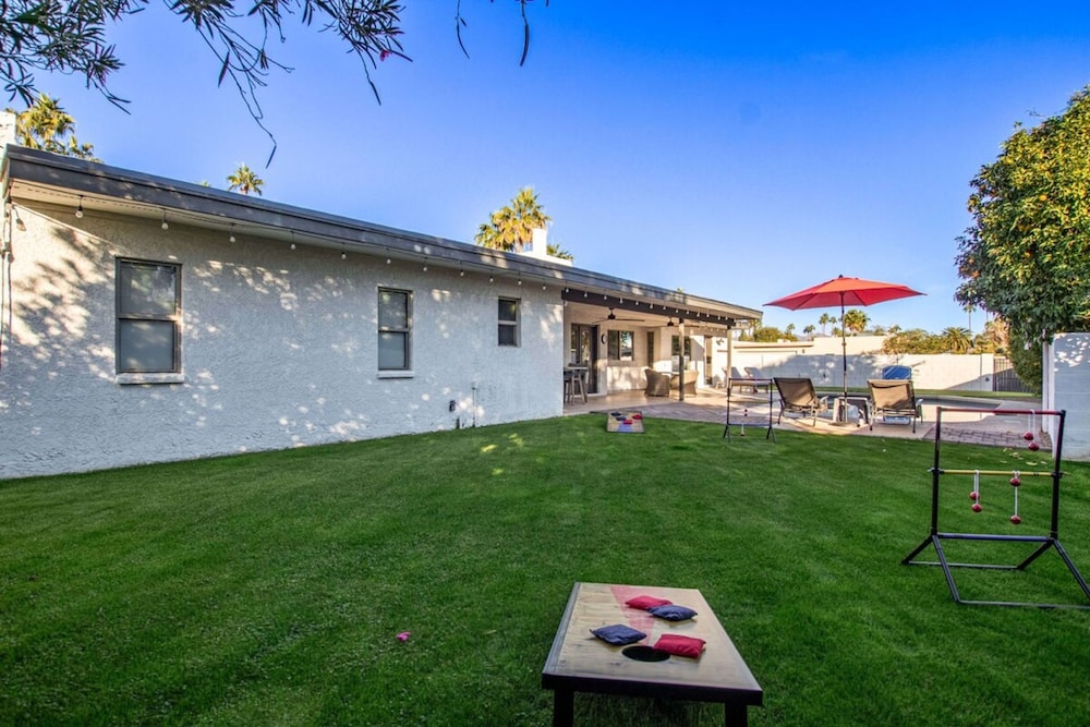 Citrus Grove Heated Pool Putt Grn Gameroom