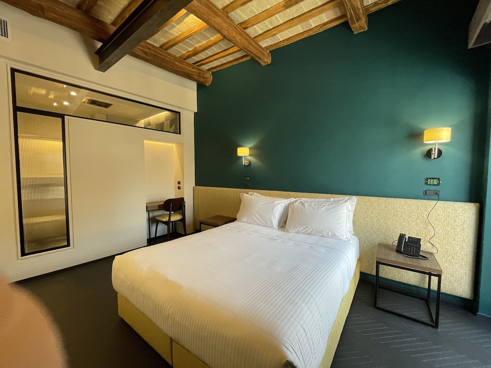 Passpartout Boutique Palace