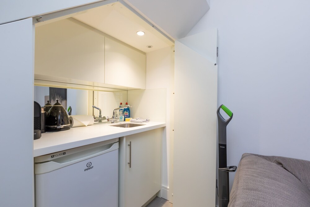 Central and Unique 1 Bedroom Mews House in Mayfair