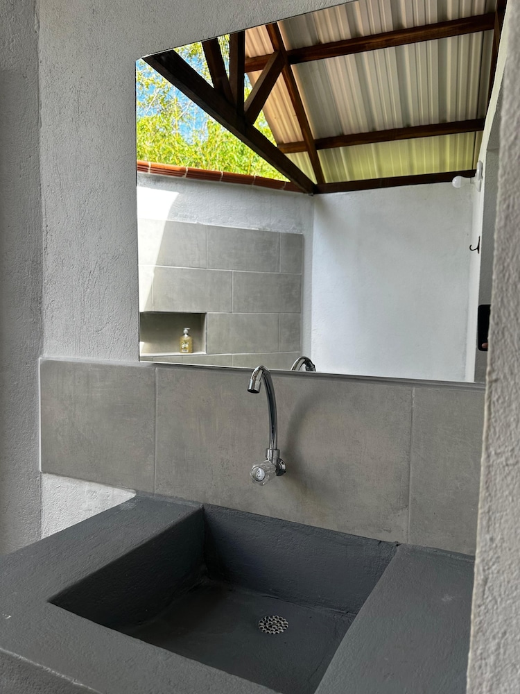 Pacific Waves Hostel & Surf