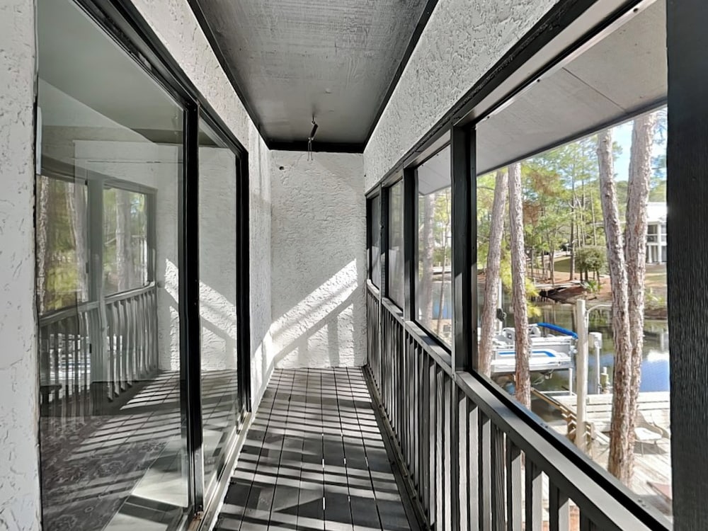 Easy on Eastern Lake by Southern Vacation Rentals