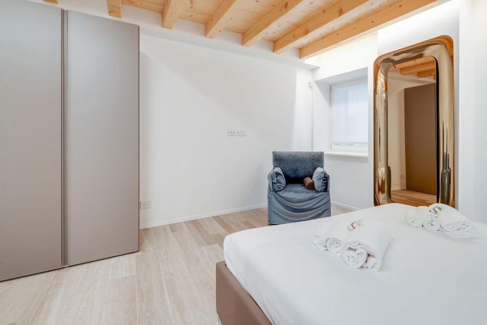 Luxury & Charming Piazzetta San Giorgio Apartments view 4