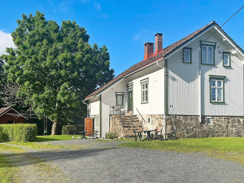 10 Person Holiday Home in Tvedestrand