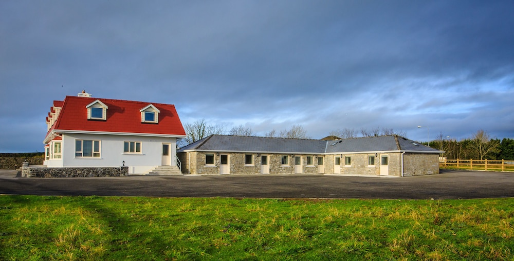 The Red Cottage & Stables
