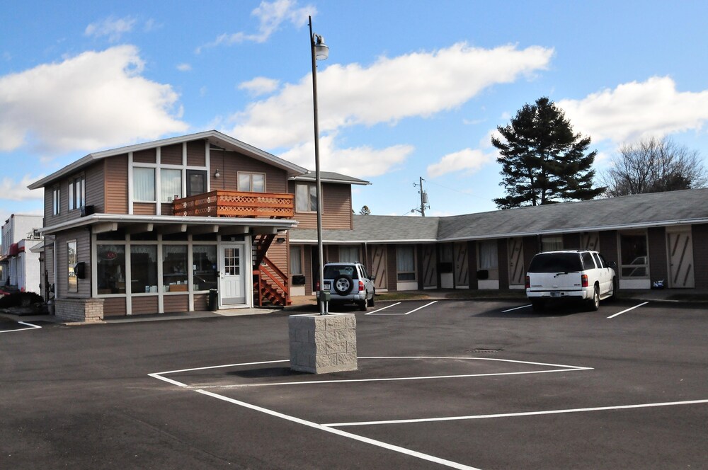 Budget Host Inn Iron Mountain