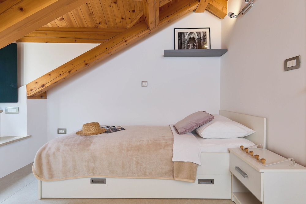 B18 APARTMENT