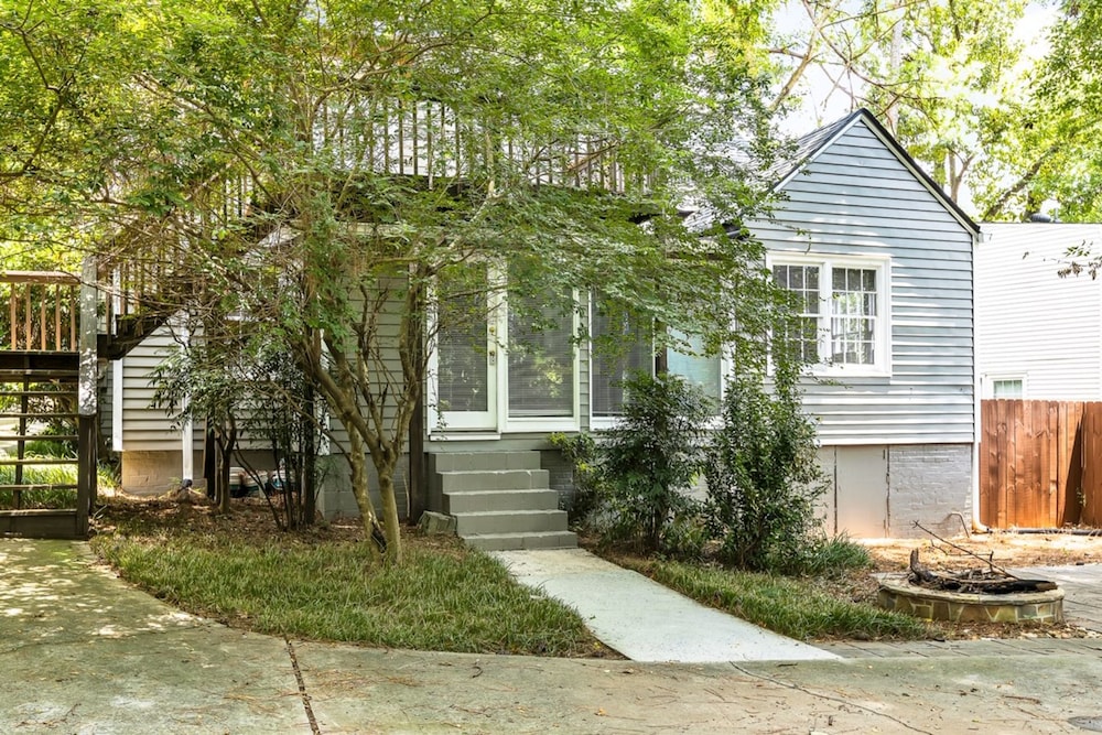 Charming LaVista bungalow view 3