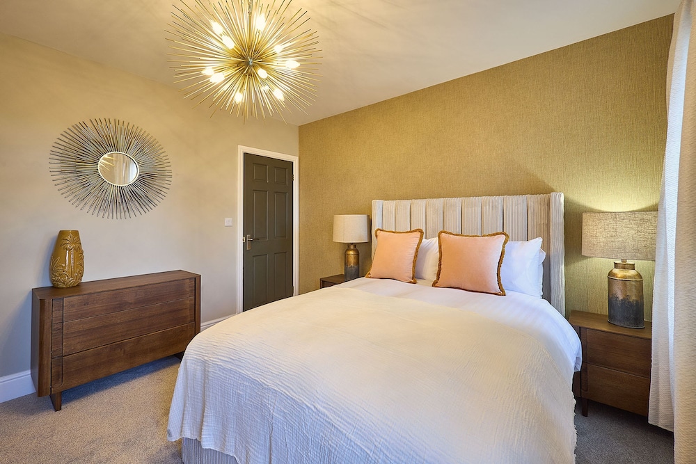 Host Stay Louvaine House