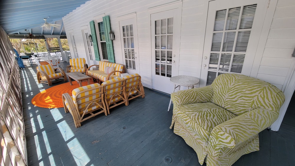 Twelve Palms Cottage by Tybee Vacation Rentals