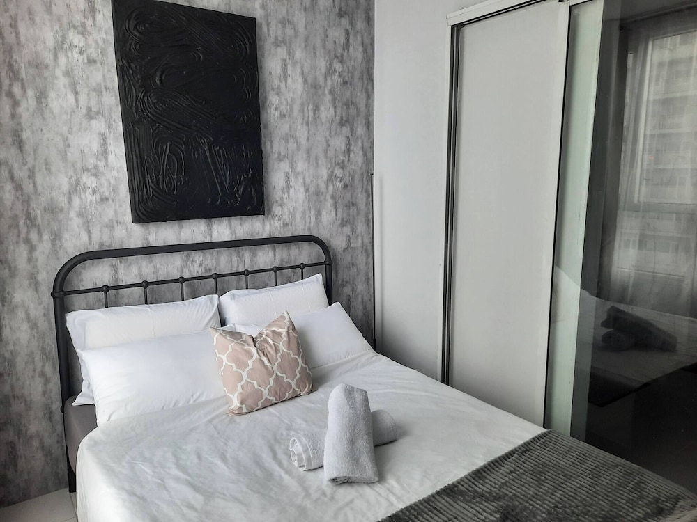 Relax in Style With Fast Wifi & Netflix