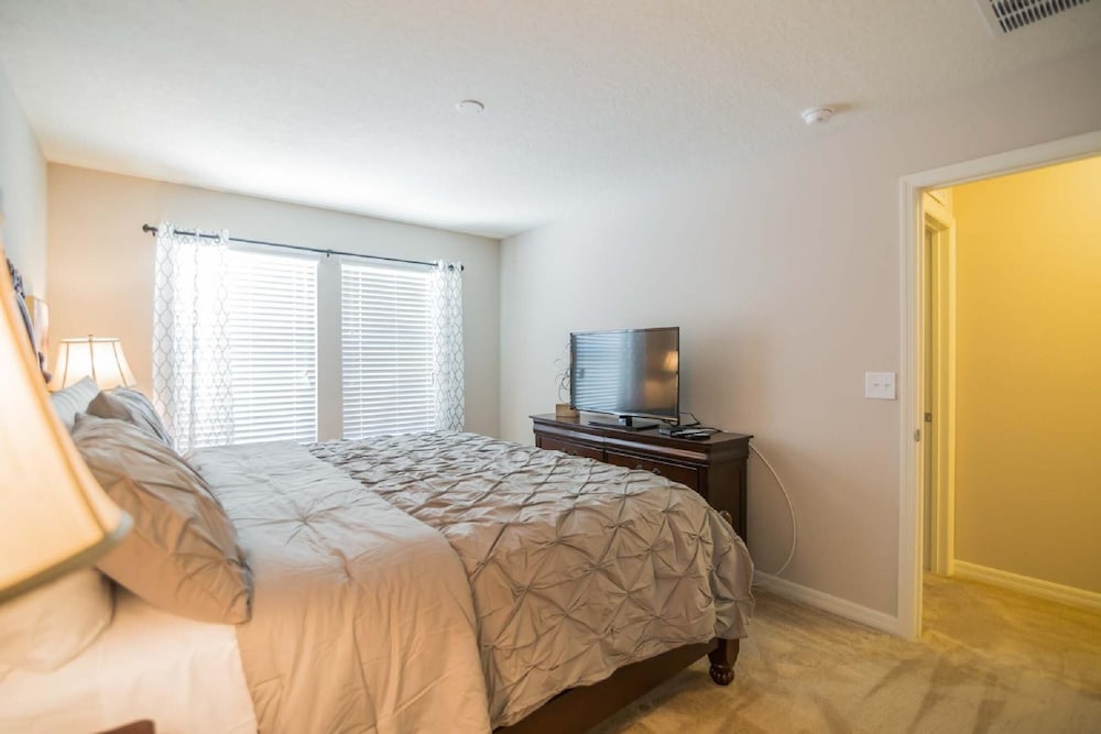 5135 Compass Bay view 2