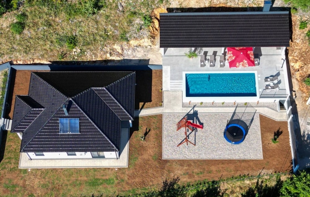 Marijana - Modern With Pool - H view 3