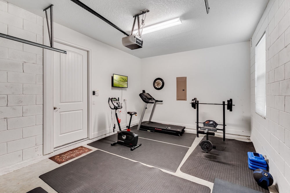 Villa With Private Pool - Home Gym - Home Theatre