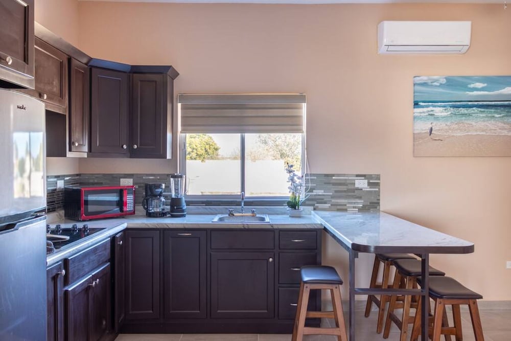 Apartment With Excellent In-town Location 2