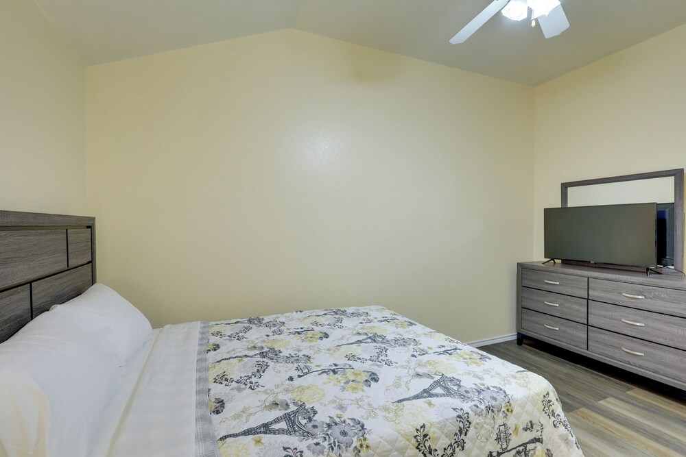 Quiet Killeen Townhome, 5 Mi to Fort Hood Shopping view 2