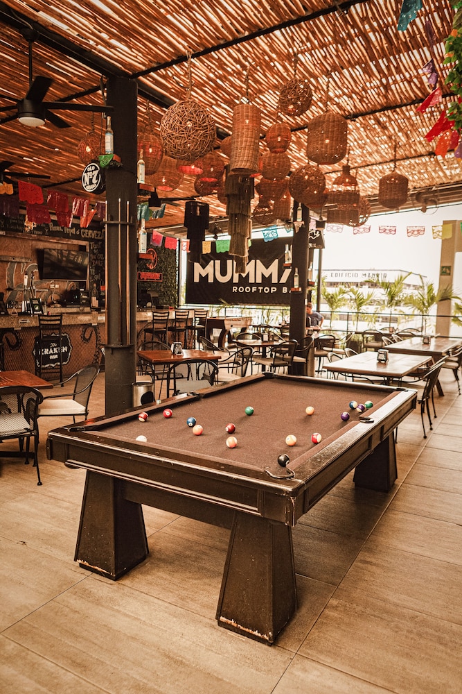 Nomads Hotel & Rooftop pool