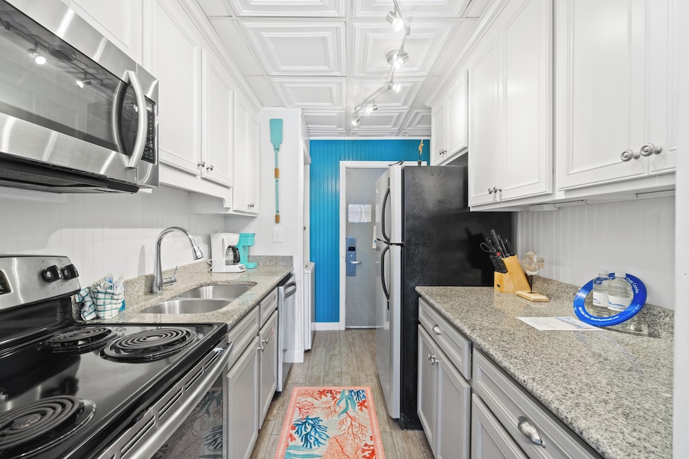 Continental by Book That Condo view 5