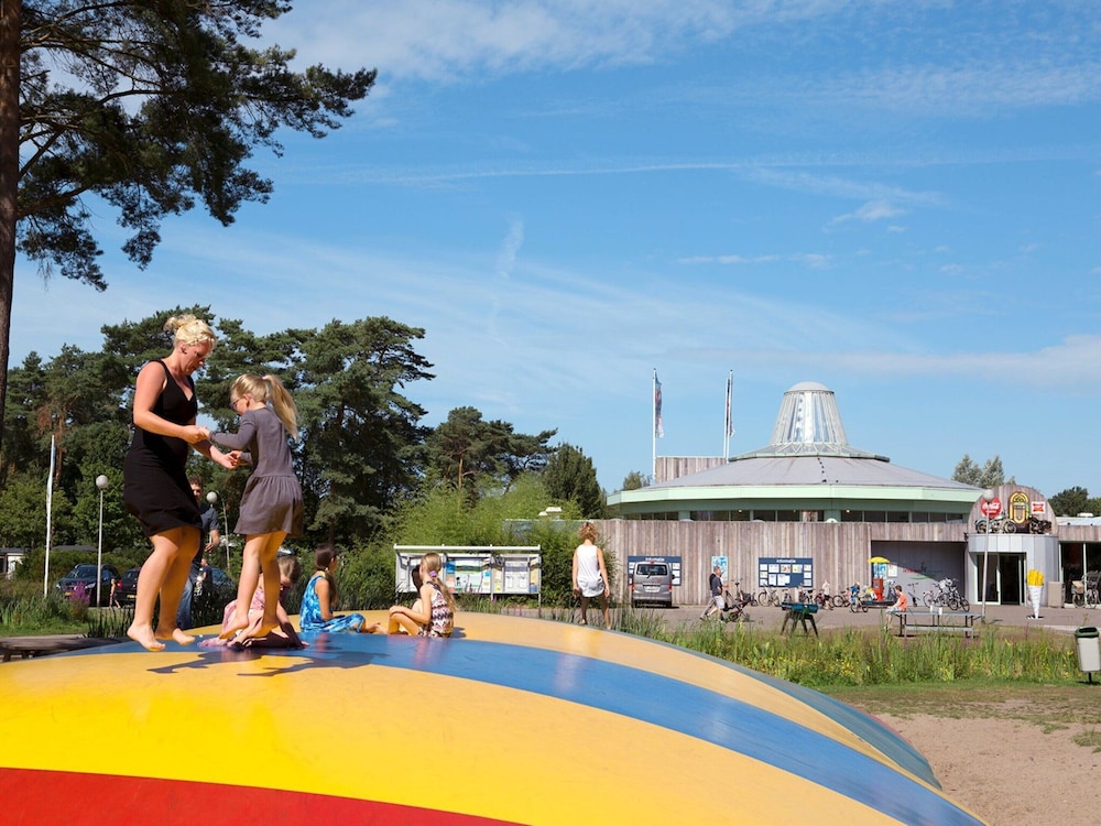 Tent Lodge With Bathroom and Airco, Near a Lake