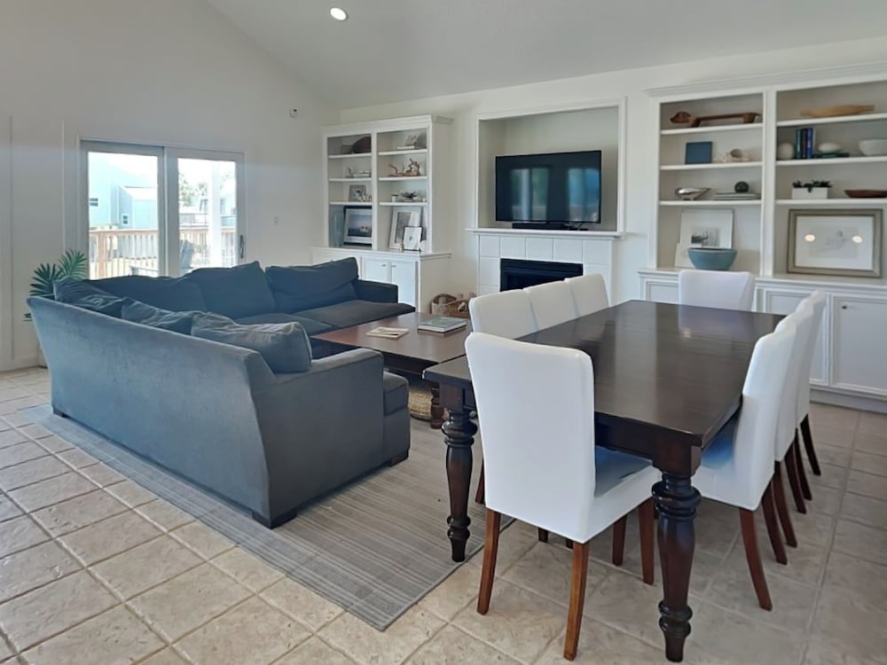 Papa's Paradise by Ryson Vacation Rentals