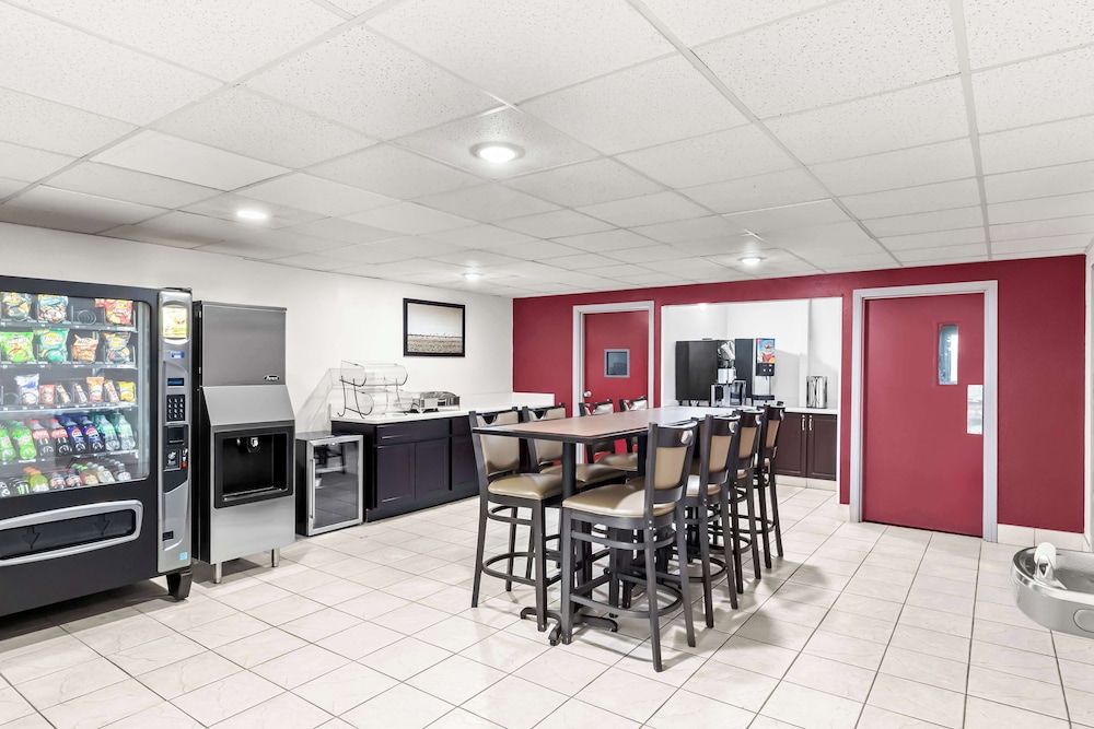 Red Lion Inn  Suites Pontoon Beach - Property Image 1