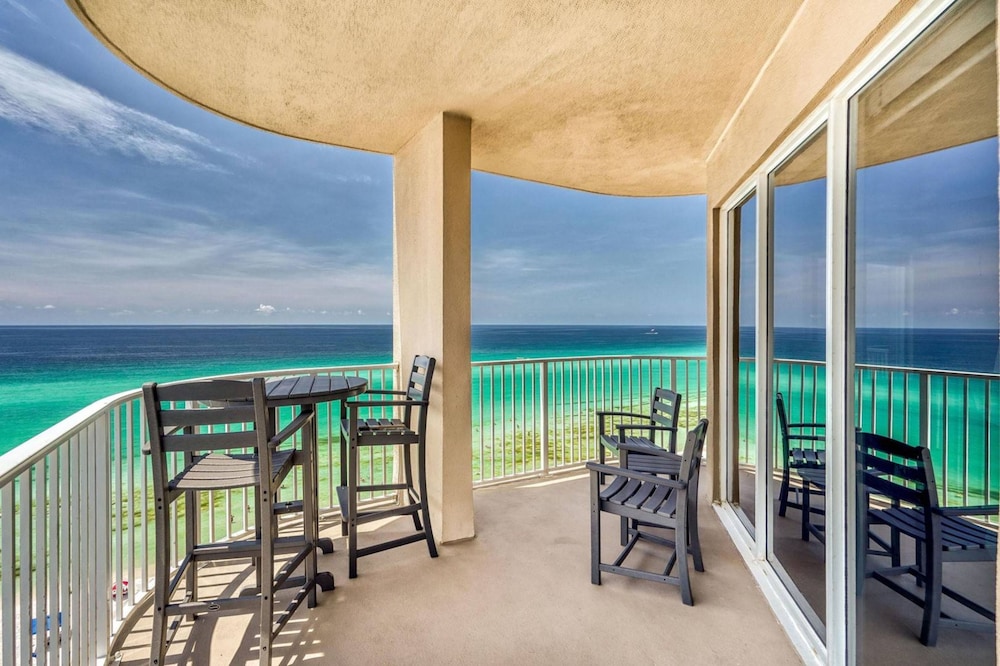 Sea Turtle Retreat! 3BR Beachfront Condo With Stunning Gulf Views Sleeps 8