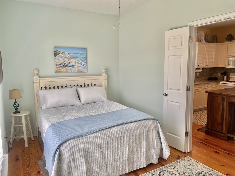 The Rookery Ii 1501 3 Bedroom Cottage by RedAwning view 3