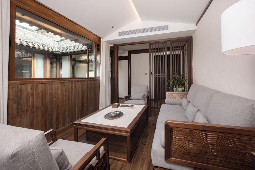 Bajiazhan Yulin Yuchi Homestay