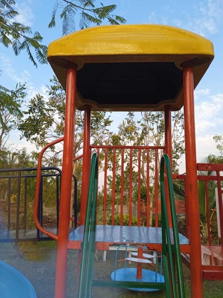 Golden Hill Resort
