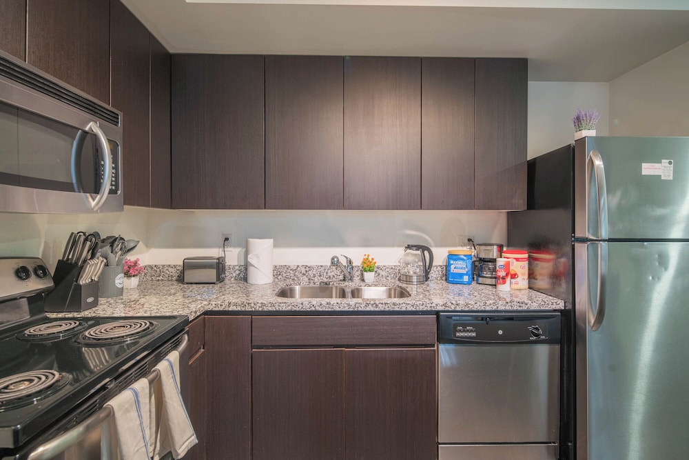 ROVE LIVING/KL - Roosevelt Point