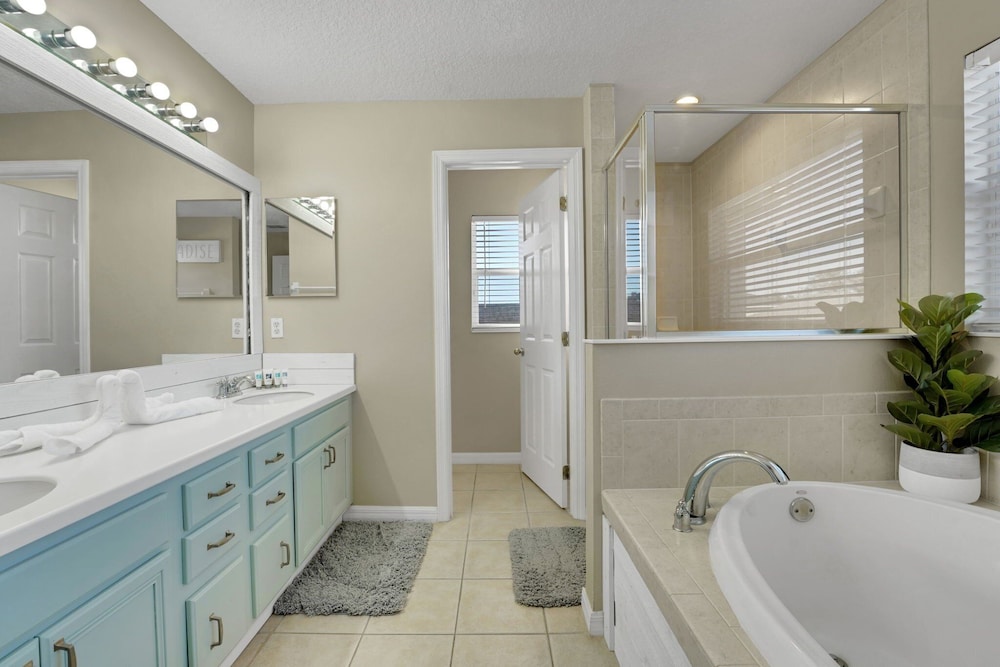 310hc-west Haven 5 Bedroom Home