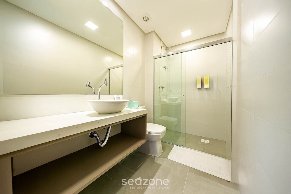 Elus - Building With Rooftop Pool 350m From the Beach!
