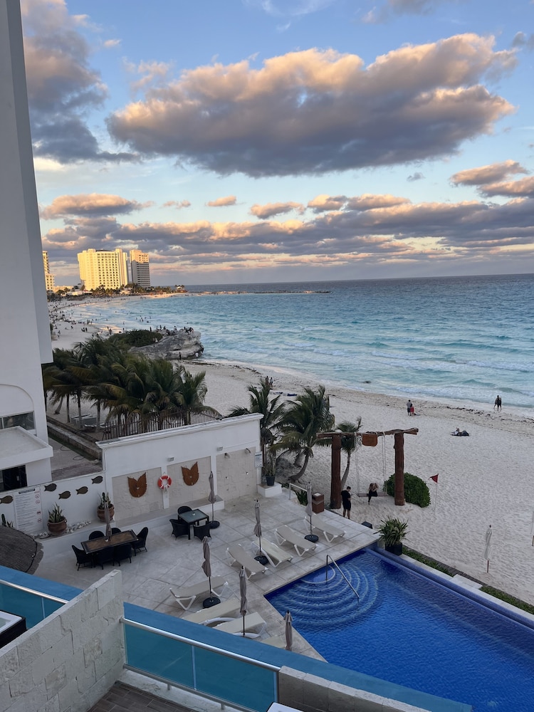 Ocean Dream 1 Bedroom Condo