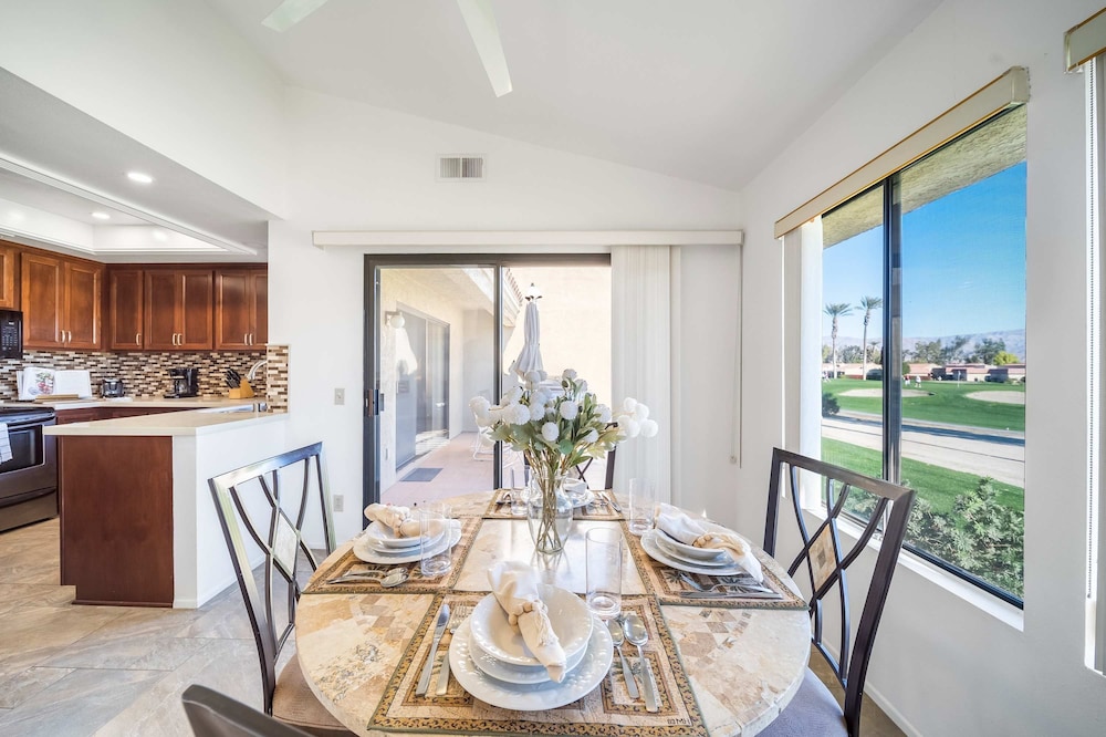 Charming Condo With Golf Course View