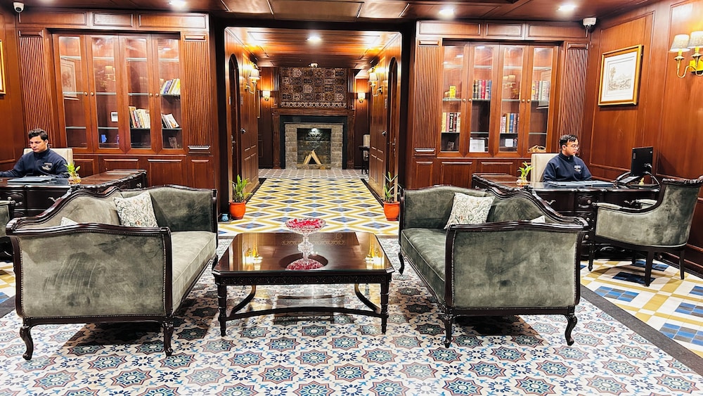 Lobby & Reception