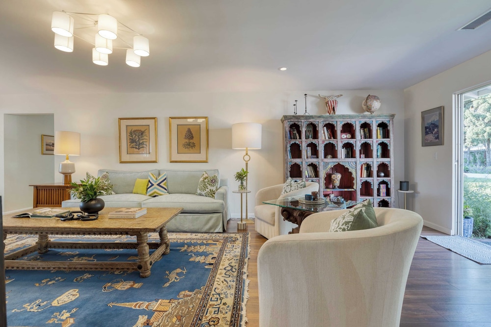 Hummingbird Haven by Avantstay Dog-friendly, Near the Beach, Huge Yard+hot Tub
