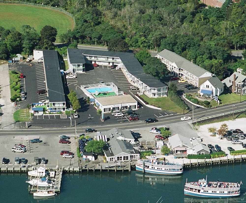 Ocean Street Inn on Hyannis Harbor view 2