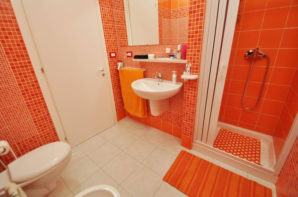 Villa Sacher Sleeps 12 Just 100 Metres From the sea