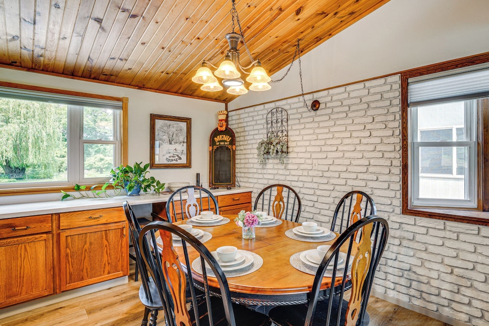 7 Mi to Eldorado Marsh: Family Home w/ Pool