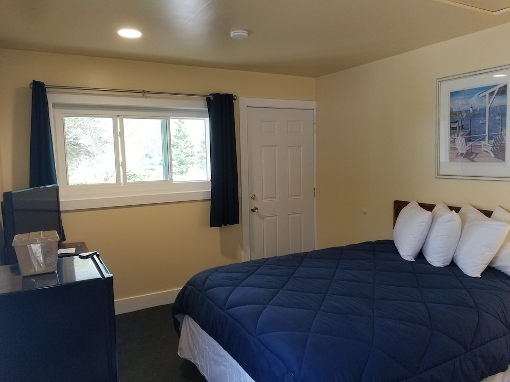 Captain's Quarters Motel - Property Image 52