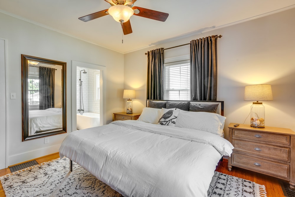 Charming Louisville Retreat w/ Patio & Fireplace!