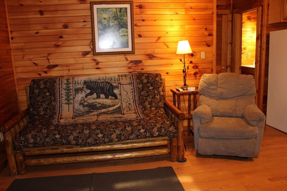 Hominy Ridge Cabins and Gift Shop