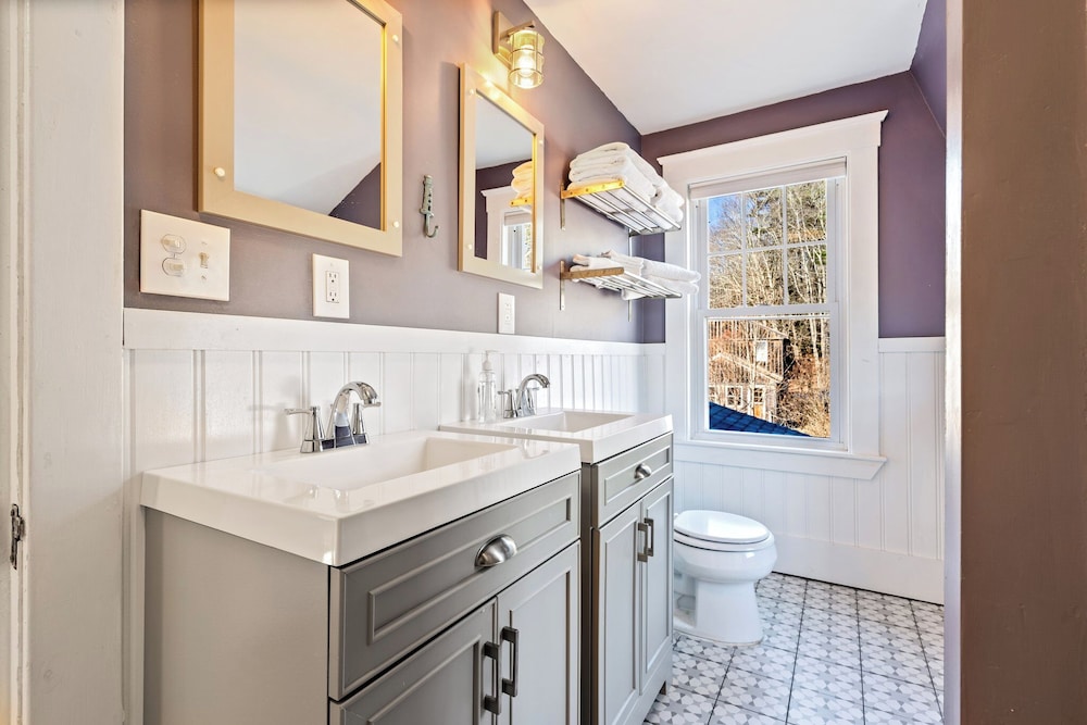 Ogunquit Village 4BR Walk to Beach, Dining & Town Center