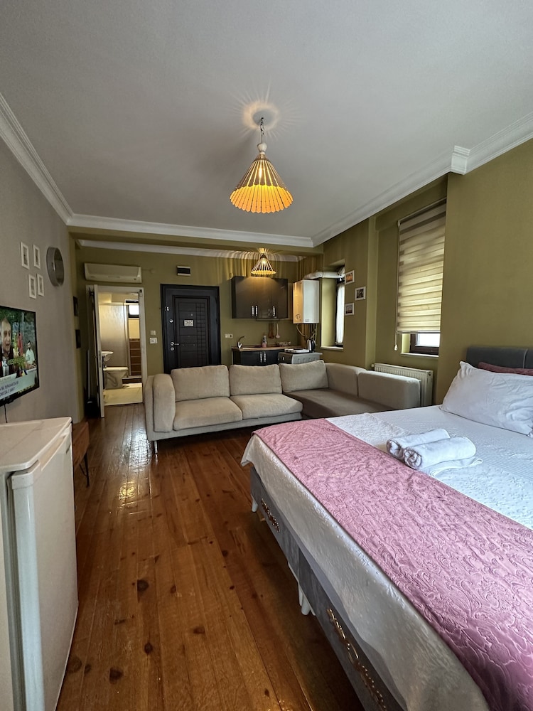 Green Bird Süit - Image 30