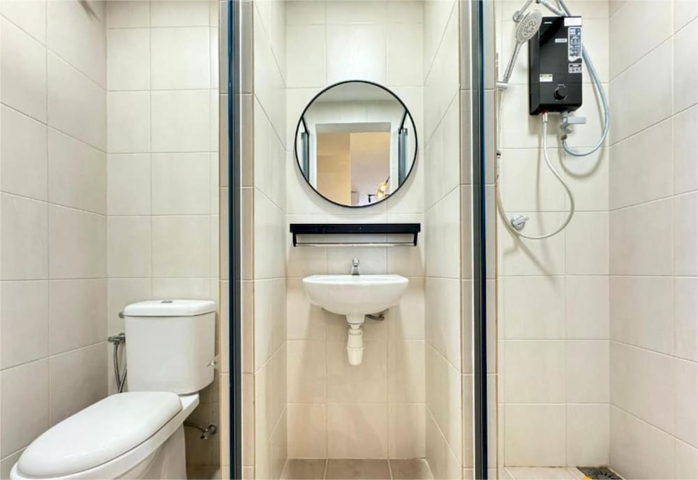 OYO 91024 Tower A & B Sensory Residence