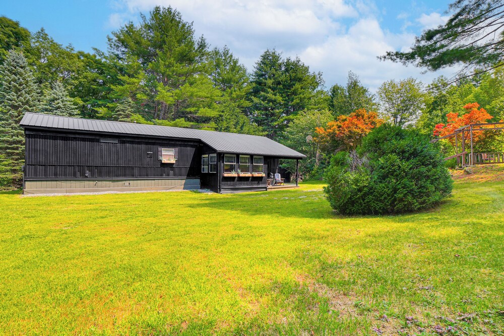 Peaceful Brookside Getaway ~10 Mi to Okemo Slopes!
