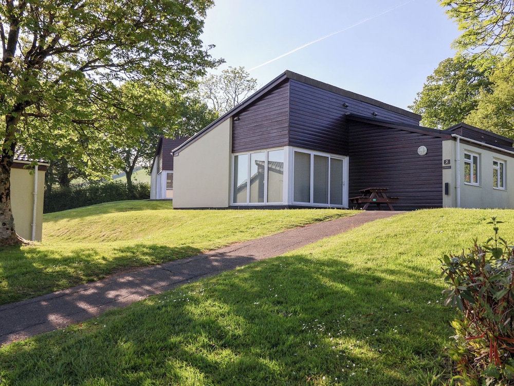 Harcombe House Bungalow 2