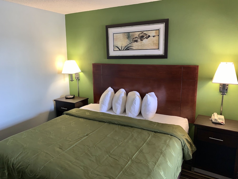 Macon Vacations - Quality Inn Suites Macon North - Property Image 33